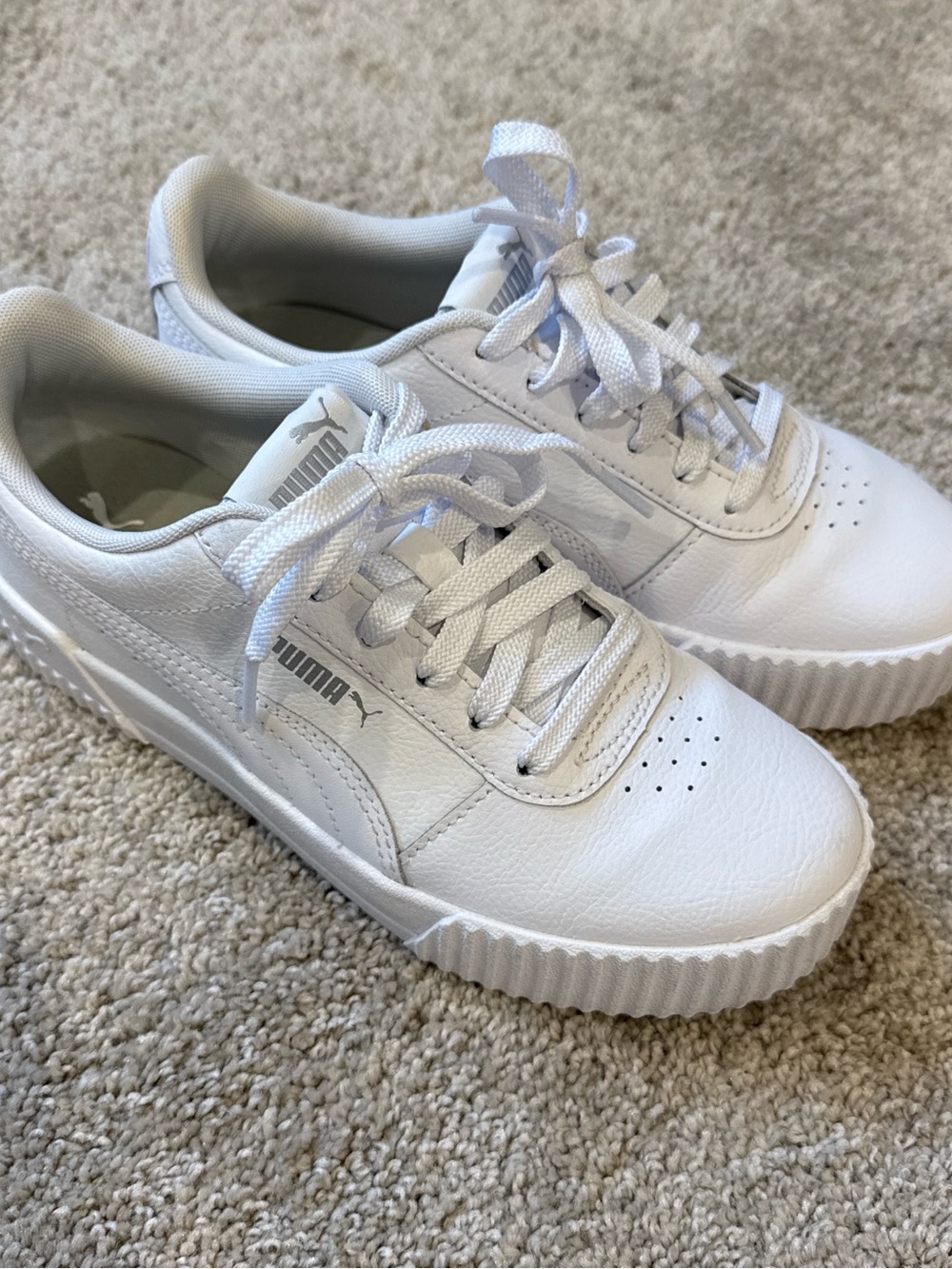 Puma White Carina Sneakers Women’s Size US6